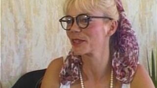 Анальный экшн милфы со спермой в рот в любительском видео - порно видео