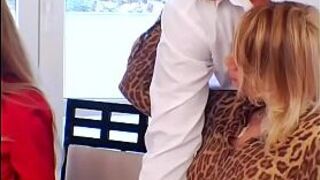 Возлюбленные любят хардкорный стиль - порно видео