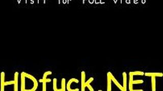 Розовый разрыв протаранил огромным стержнем - порно видео