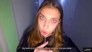 Пока Родители Дома Мы Трахаемся в Подъезде - Кончил в Трусики и Надела - ПОВ - Публичное Место - порно видео