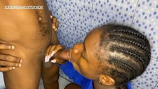 (Пойман!) Лучший друг жестко трахнул киску чернокожего друга за то, что он подглядывал за ним, пока я в душе (Тизер) - порно видео