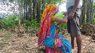 Сын моей подруги трахнул мою киску в лесу - порно видео