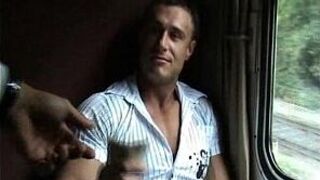 Общественный поезд гей секс за деньги - порно видео