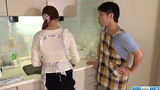 Жена Рина Кода занята тремя голодными членами - порно видео