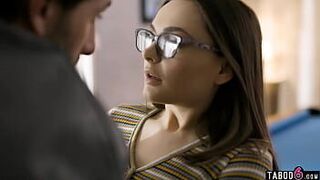 Девственную студентку-студентку Афтен Опал впервые трахнули - порно видео