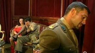 Эрика Белла - Военные страсти - порно видео